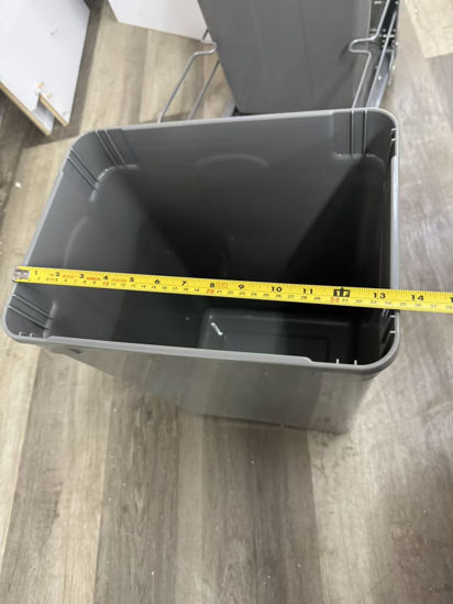 Picture of B18-Trash can-1